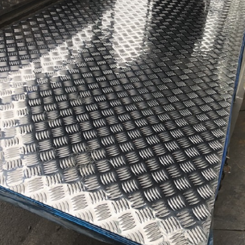 Nhôm Gân Chống Trượt